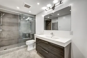 Modern bathroom deep cleaned for move-out in Lakeway TX